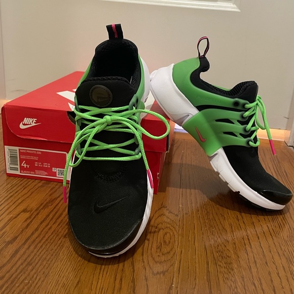 Nike Other - Nike Presto Sneaker EUC 4Y Black Green Pink